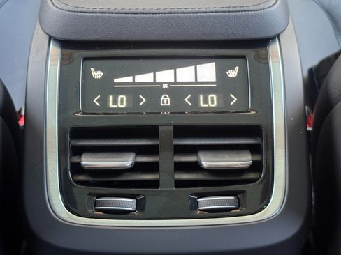Used 2024 Volvo XC90 T8 Plus w/ Protection Package Premier AWD/4WD image 36