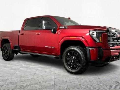 Used 2025 GMC Sierra 2500 AT4 w/ AT4 Premium Plus Package AWD/4WD image 3