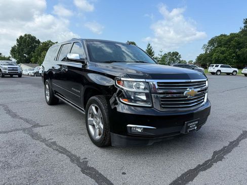 Used 2018 Chevrolet Suburban Premier RWD image 8