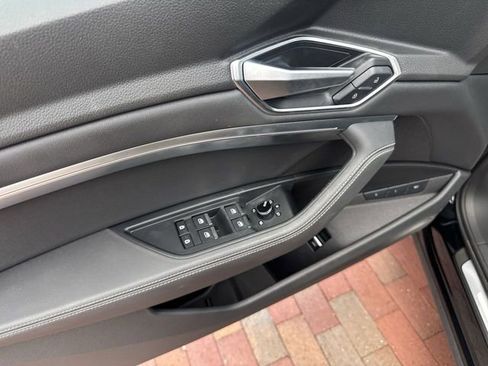 Used 2021 Audi e-tron Premium w/ Towing Package AWD/4WD image 13