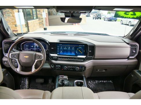 Used 2023 Chevrolet Silverado 1500 LTZ w/ LTZ Premium Package image 13