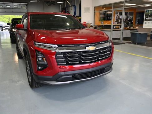 New 2026 Chevrolet Equinox LT FWD image 3