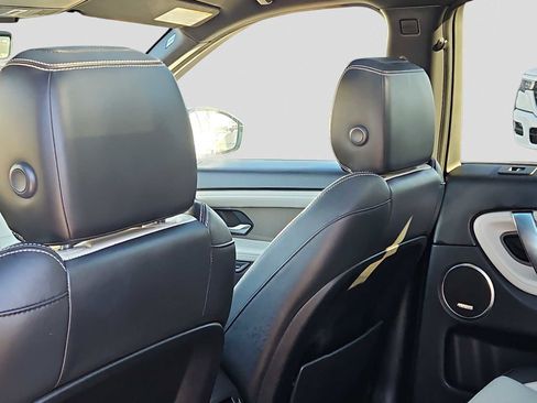 Used 2020 Land Rover Discovery Sport SE R-Dynamic image 14