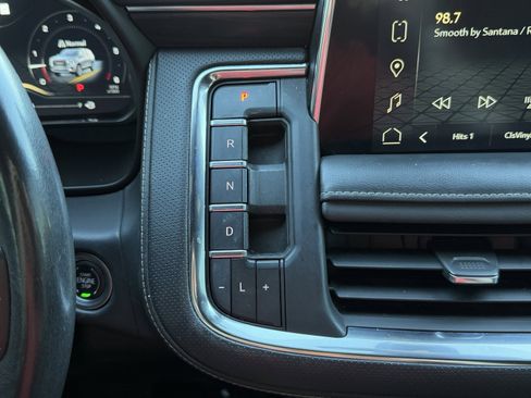 Used 2022 GMC Yukon XL SLT w/ SLT Luxury Package image 51