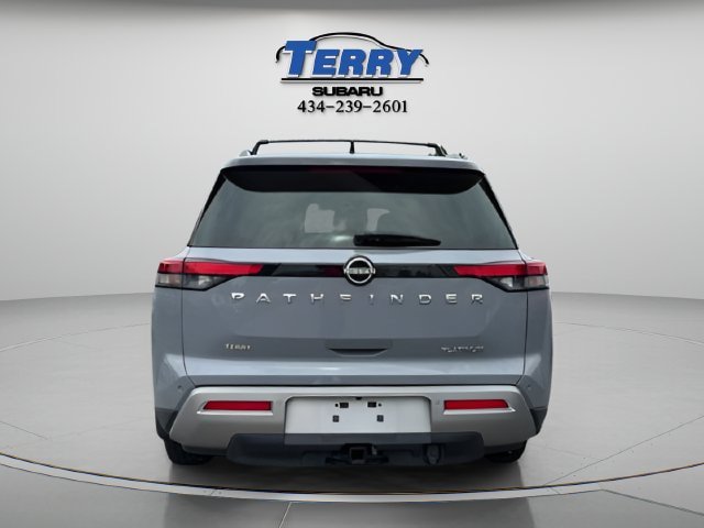 Used 2022 Nissan Pathfinder Platinum w/ Cargo Package FWD image 4