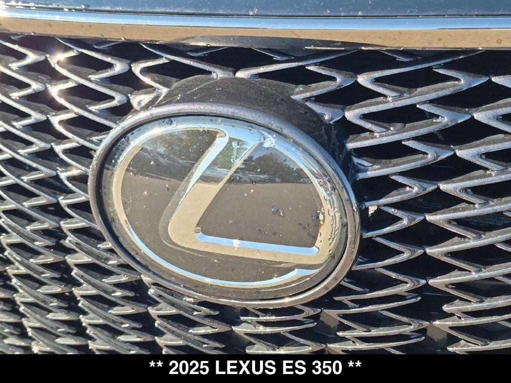 Used 2025 Lexus ES 350 w/ Accessory Package (Z2) FWD image 18