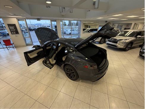 Used 2021 Tesla Model S Plaid image 29