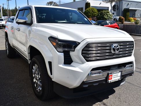 Certified 2024 Toyota Tacoma Limited w/ Limited Package (LT) image 3