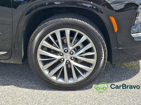 Certified 2026 Buick Enclave Avenir w/ Super Cruise Package AWD/4WD image 8