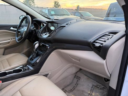 Used 2016 Ford Escape Titanium AWD/4WD image 19