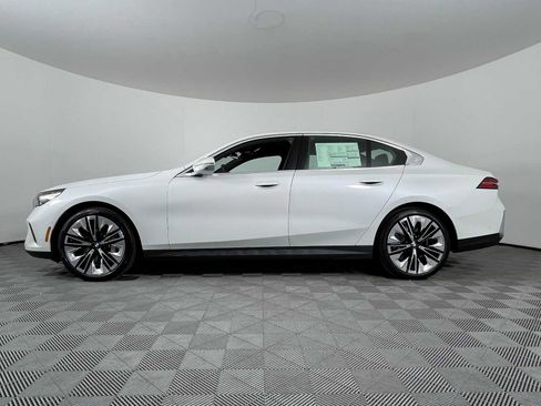 New 2026 BMW 530i w/ Premium Package image 7