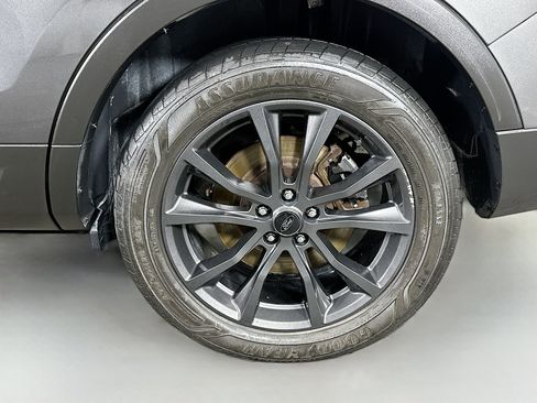 Used 2017 Ford Explorer XLT w/ Equipment Group 202A image 30