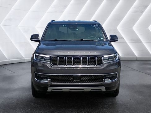 Used 2024 Jeep Wagoneer L Series II AWD/4WD image 9