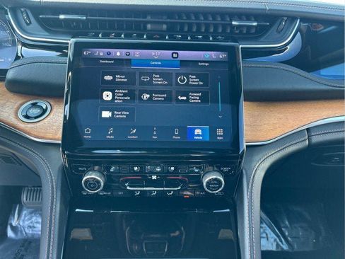 Used 2023 Jeep Grand Cherokee Summit image 17