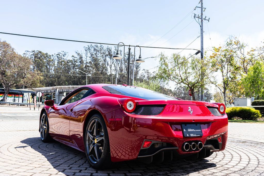 Used 2013 Ferrari 458 Italia Coupe RWD image 25