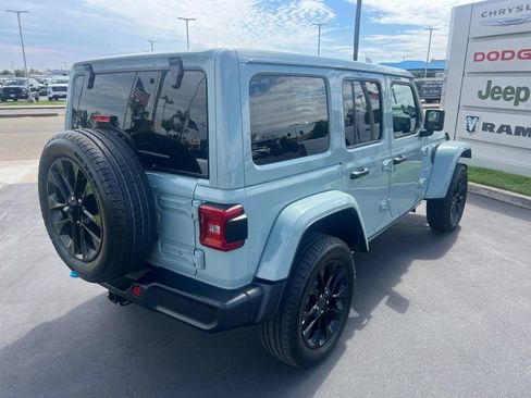 Used 2024 Jeep Wrangler Unlimited Sahara w/ Technology Group AWD/4WD image 17