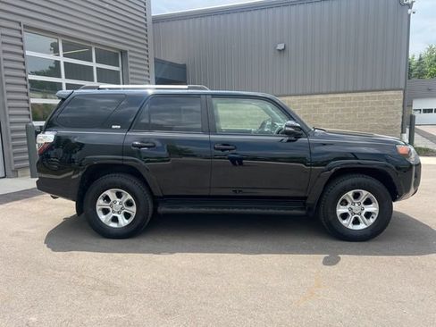 Used 2019 Toyota 4Runner SR5 Premium AWD/4WD image 4