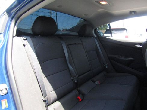 Used 2019 Chevrolet Cruze LT w/ LT Plus Package FWD image 22