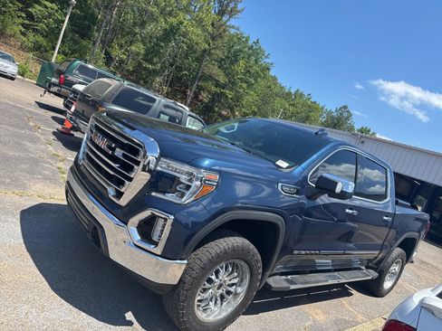 Used 2021 GMC Sierra 1500 SLT w/ SLT Premium Plus Package AWD/4WD image 4