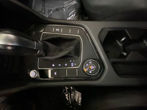 Used 2019 Volkswagen Tiguan SE w/ Panoramic Sunroof Package AWD/4WD image 19