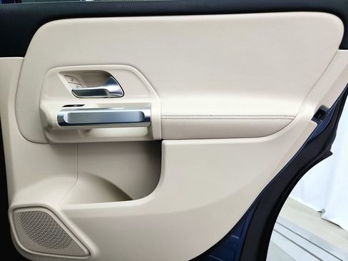 Used 2020 Mercedes-Benz GLB 250 4MATIC image 33