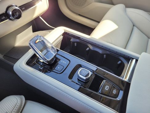 New 2026 Volvo XC90 T8 Ultra w/ Protection Package Premier image 20