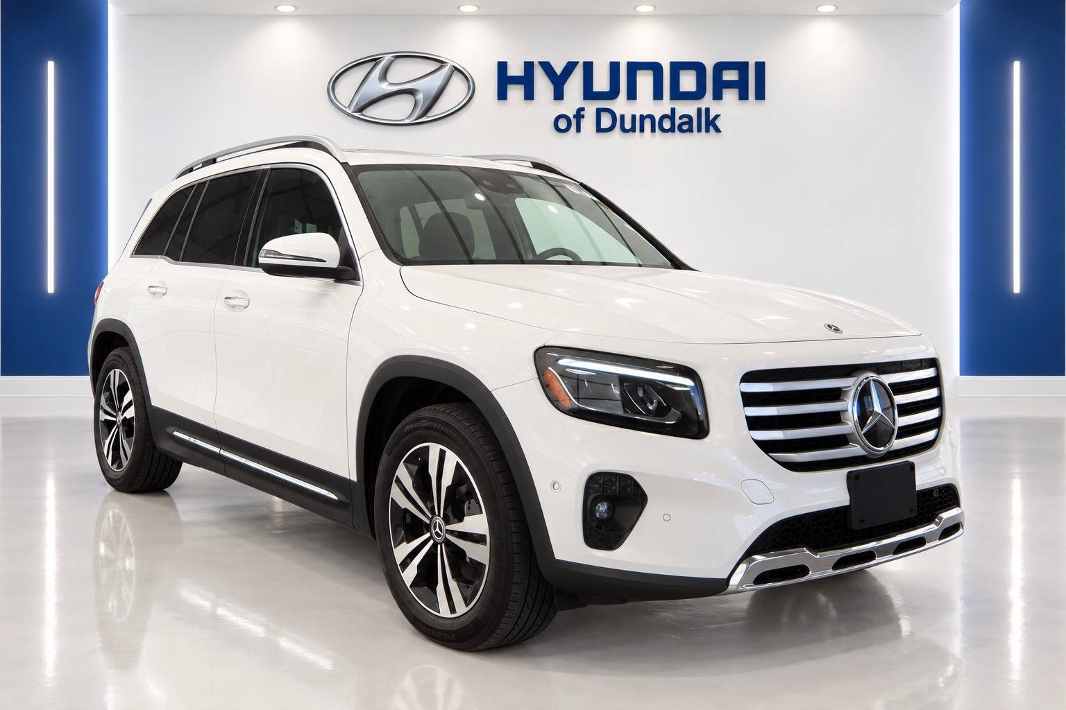 Used 2024 Mercedes-Benz GLB 250 4MATIC image 3