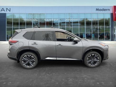 New 2026 Nissan Rogue Platinum image 4