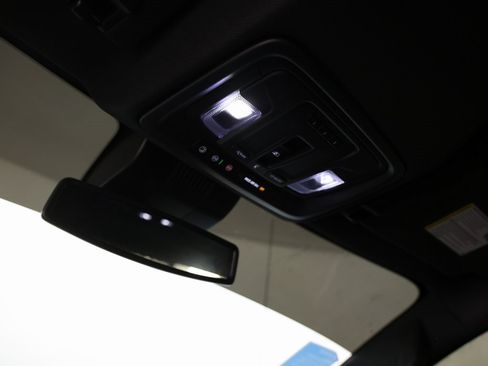 Certified 2025 GMC Sierra 1500 AT4 w/ AT4 Premium Package image 15