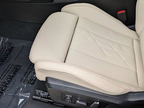 Used 2025 BMW X3 xDrive30i w/ Premium Package image 4