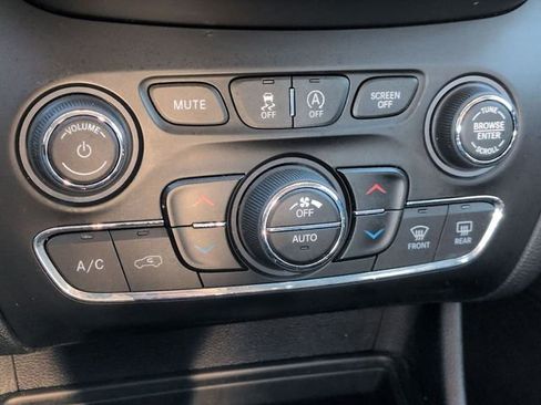 Certified 2019 Jeep Cherokee Limited image 21