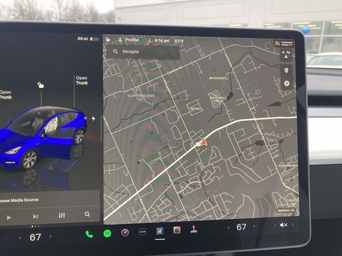 Used 2023 Tesla Model Y Long Range image 23