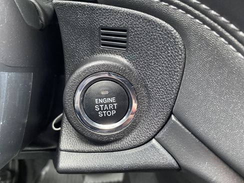 Used 2025 Subaru Outback Premium image 31