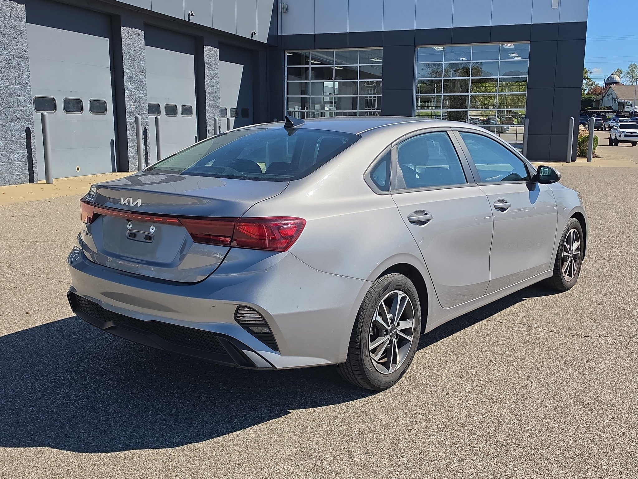 Used 2023 Kia Forte LXS FWD image 7