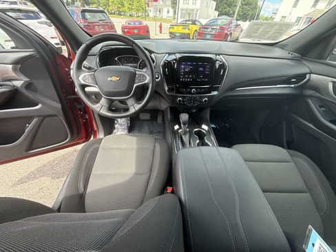 Certified 2023 Chevrolet Traverse LT FWD image 19