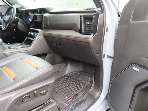 Used 2024 GMC Sierra 2500 AT4 w/ AT4 Premium Plus Package image 39