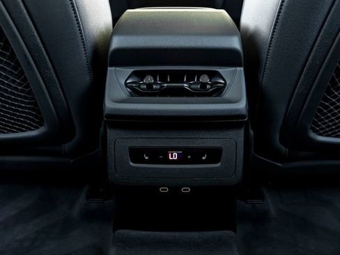 Used 2025 Audi A6 e-tron Premium Plus w/ Premium Plus RWD image 27