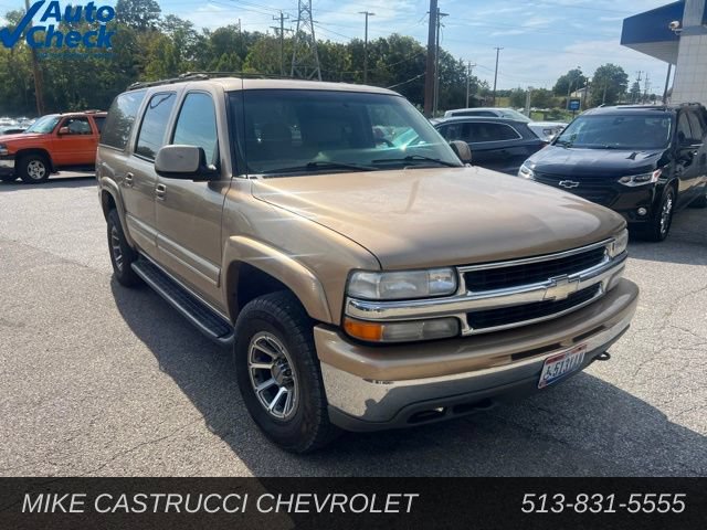 Used 2001 Chevrolet Suburban LT w/ LT Preferred Equipment Group AWD/4WD image 2