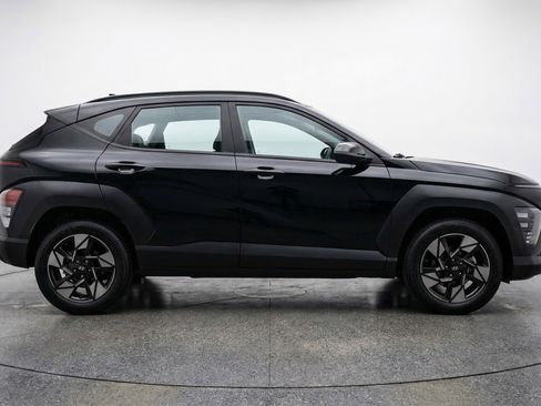 Used 2025 Hyundai Kona SEL FWD image 11
