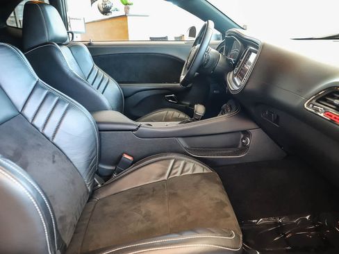 Used 2023 Dodge Challenger SRT Hellcat w/ Driver Convenience Group RWD image 19