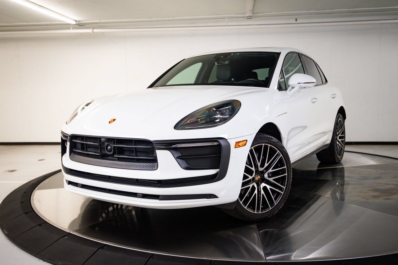 Certified 2023 Porsche Macan AWD/4WD image 1