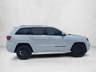 Used 2021 Jeep Grand Cherokee Laredo X AWD/4WD video 4