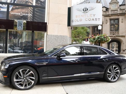 New 2025 Bentley Flying Spur Plug-In Hybrid image 7