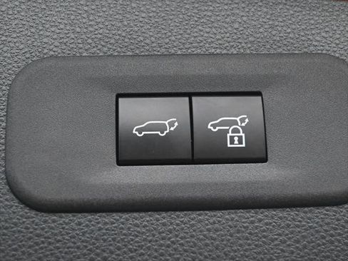 Certified 2025 Toyota Crown Signia AWD/4WD image 37