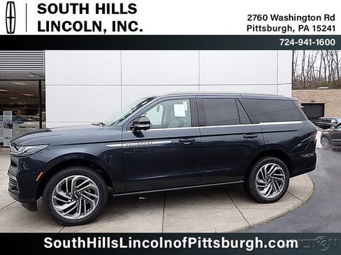New 2025 Lincoln Navigator Reserve image 8