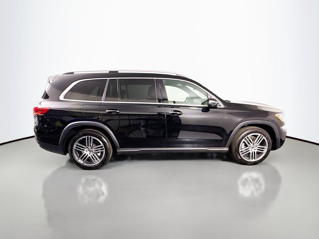 Used 2025 Mercedes-Benz GLS 450 4MATIC image 11
