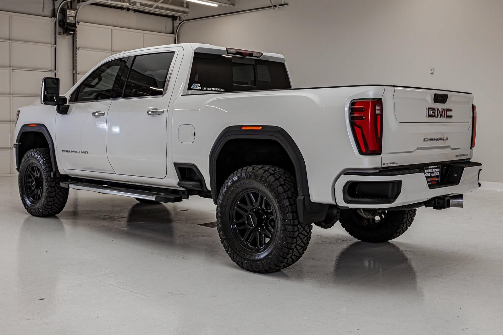 Used 2024 GMC Sierra 2500 Denali w/ Denali Reserve Package AWD/4WD image 7