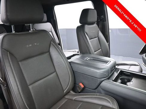 Used 2022 GMC Yukon XL Denali image 25