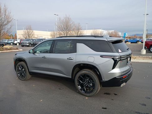 New 2026 Chevrolet Traverse RS image 12