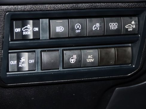 Used 2024 Toyota Tundra Platinum AWD/4WD image 40